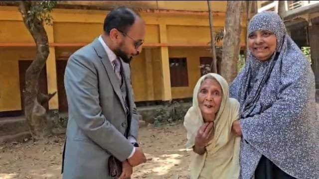 ভোট দিলেন বয়োবৃদ্ধ ও প্রতিবন্ধিরা, বাঁশখালীতে শান্তিপূর্ণ ভাবে ভোটগ্রহন সম্পন্ন
